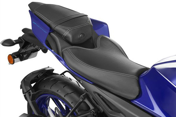 अब नई Yamaha R15 को बनाएं और भी बेहतर, कंपनी ने लाॅन्च की एक्सेसरीज पैक, बस इतनी है कीमत