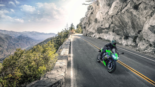 Kawasaki चार साल में लाॅन्च करेगी 10 इलेक्ट्रिक बाइक, 2035 से बनाएगी केवल इलेक्ट्रिक बाइक