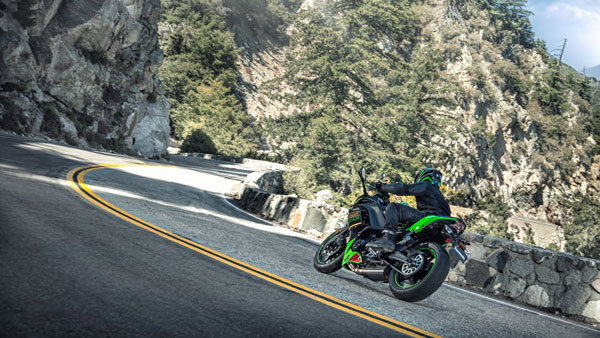 Kawasaki चार साल में लाॅन्च करेगी 10 इलेक्ट्रिक बाइक, 2035 से बनाएगी केवल इलेक्ट्रिक बाइक