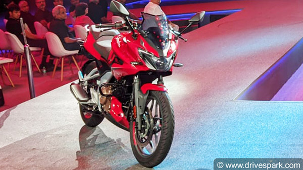 Bajaj Pulsar 250 भारत में 1.38 लाख रुपये में हुई लॉन्च, जानें फीचर्स, वैरिएंट, इंजन जानकारी