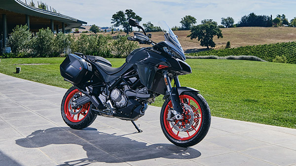नई Ducati Multistrada V2 एडवेंचर बाइक का हुआ खुलासा, जानें क्या भारत में की जाएगी लॉन्च