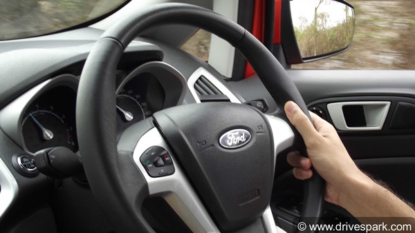 Car Steering Fail: इन बातों का रखेंगे ध्यान तो नहीं होगा कार का स्टीयरिंग खराब, जानें 5 महत्वपूर्ण टिप्स