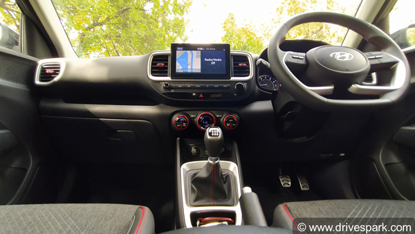 Hyundai Venue के फेसलिफ्ट वर्जन पर चल रहा काम, अगले साल हो सकती है लॉन्च