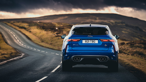 2021 Jaguar F-Pace SVR एसयूवी की डिलीवरी हुई शुरू, जानें क्या है कीमत और फीचर्स