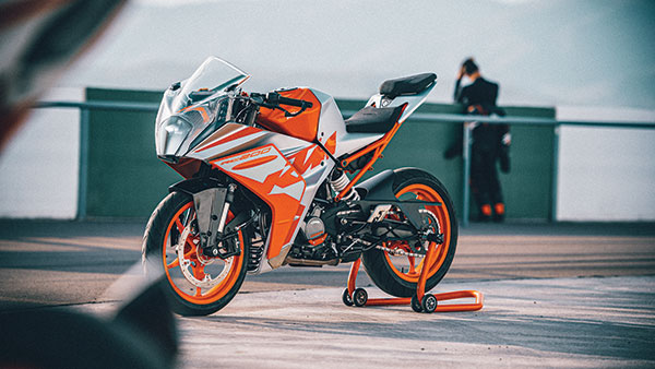 KTM RC 125 व KTM RC 200 भारत में नए अपडेट के साथ हुई लॉन्च, जानें कीमत, फीचर्स, इंजन