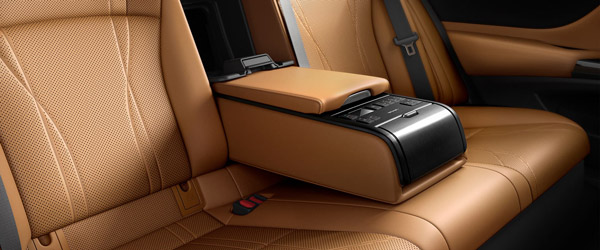 नई 2021 Lexus ES300h सेडान भारतीय बाजार में हुई लॉन्च, जानें क्या है कीमत और फीचर्स