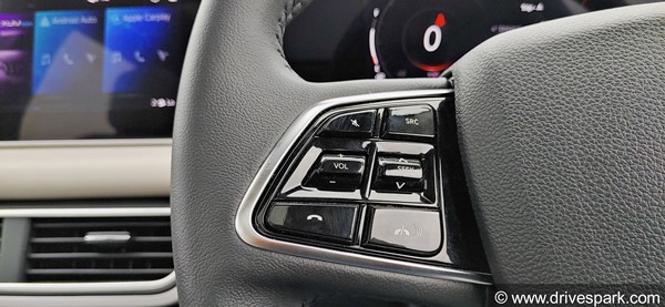 Mahindra XUV700 को मिली जबरदस्त बुकिंग, दो सप्ताह में आंकड़ा 65,000 यूनिट के पार