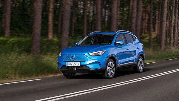 जल्द आ रही है MG ZS EV फेसलिफ्ट, सिंगल चार्ज में चलेगी 439 किलोमीटर