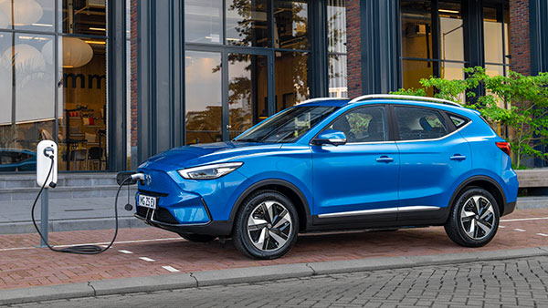 जल्द आ रही है MG ZS EV फेसलिफ्ट, सिंगल चार्ज में चलेगी 439 किलोमीटर