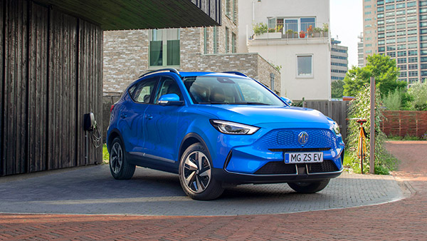 जल्द आ रही है MG ZS EV फेसलिफ्ट, सिंगल चार्ज में चलेगी 439 किलोमीटर