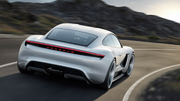 Porsche Taycan EV का इंतजार हुआ खत्म, नवंबर में लाॅन्च भारत में लाॅन्च, जानें रेंज और फीचर्स