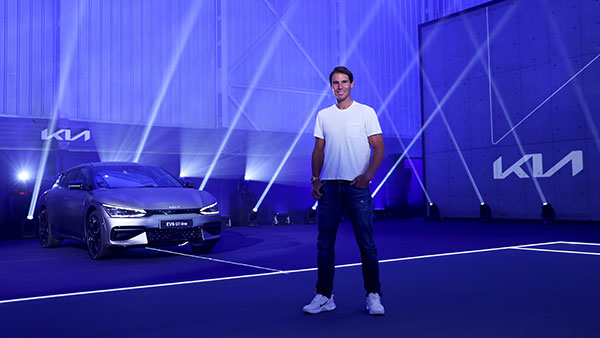 टेनिस खिलाड़ी Rafael Nadal भी हुए इलेक्ट्रिक वाहनों के दीवानें, खरीदी Kia की इलेक्ट्रिक कार