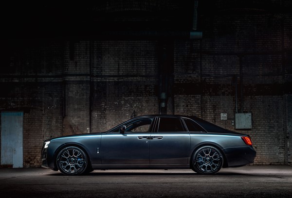 नई Rolls Royce Ghost Black Badge का हुआ खुलासा, तस्वीरें देख हो जाएंगे दीवाने