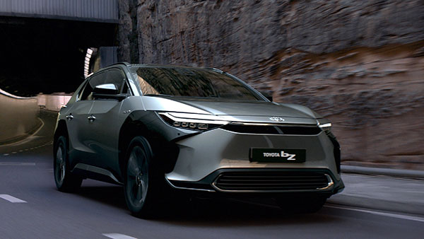 Toyota ने पेश की अपनी पहली ऑल-इलेक्ट्रिक bZX4 SUV, जानें क्या हैं फीचर्स और कितनी है रेंज