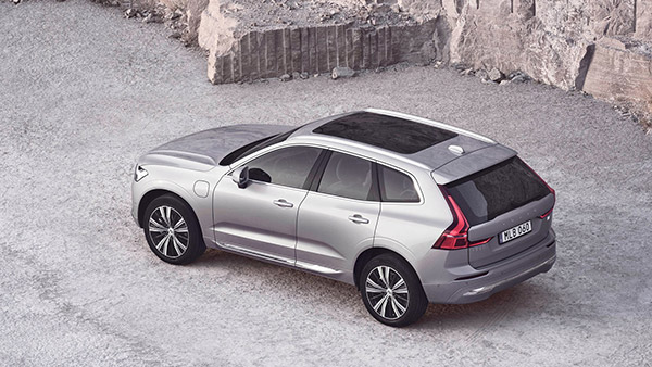 Volvo S90 और XC60 हाइब्रिड कारें हईं लाॅन्च, एडवांस फीचर्स से है लैस, जानें क्या है कीमत