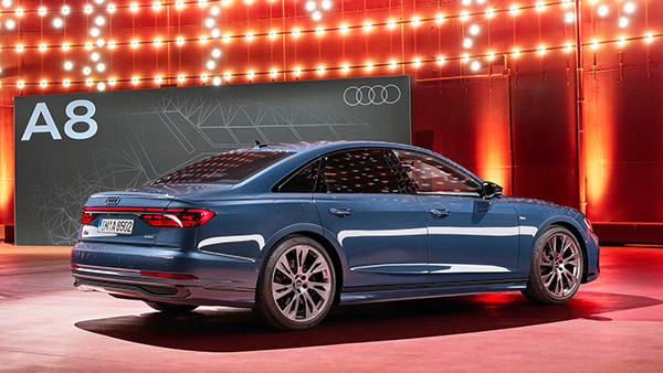 नई Audi A8 Facelift ग्लोबल स्तर पर हुई पेश, जानें क्या हैं नए अपडेट्स और फीचर्स
