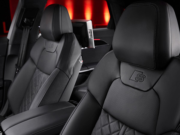 नई Audi A8 Facelift ग्लोबल स्तर पर हुई पेश, जानें क्या हैं नए अपडेट्स और फीचर्स