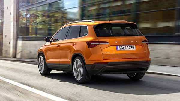 Skoda Karoq फेसलिफ्ट अंतरराष्ट्रीय बाजार में हुई पेश, जानें इंजन, फीचर्स और वैरिएंट की जानकारी