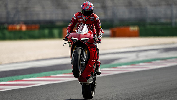 2022 Ducati Panigale V4 और V4 S का हुआ खुलासा, अगले साल भारत में हो सकती हैं लॉन्च