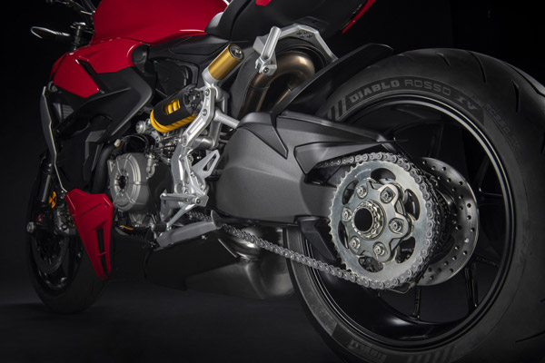 Ducati Streetfighter V2 का हुआ खुलासा, 955cc इंजन के साथ मिलता है दमदार परफाॅर्मेंस