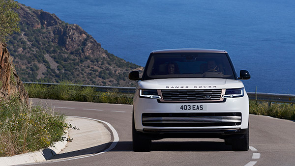 नई 2022 Range Rover कंपनी की भारतीय वेबसाइट पर हुई अपडेट, जल्द हो सकती है लॉन्च