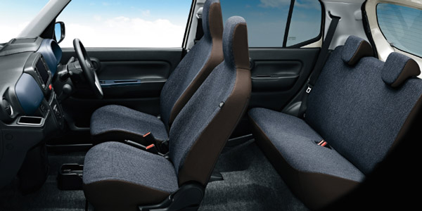 नई Suzuki Alto इंटीरियर व फीचर्स