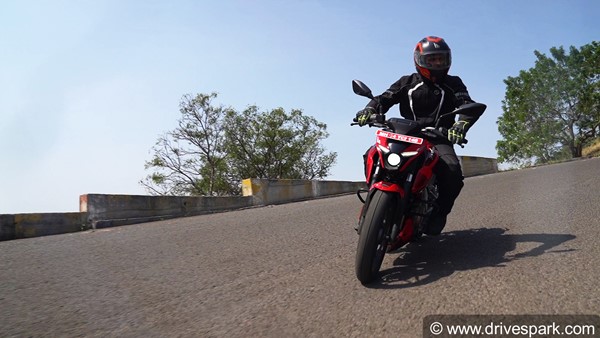 Bajaj Pulsar N250 या Yamaha FZ25: जानें कौन सी बाइक आपके लिए होगी बेस्ट, यहां जानें