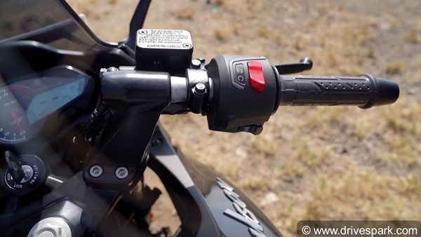 Bajaj Pulsar F250 Hindi Review: बजाज पल्सर एफ250 रिव्यू डिजाईन फीचर्स इंजन परफॉर्मेंस राइड जानकारी