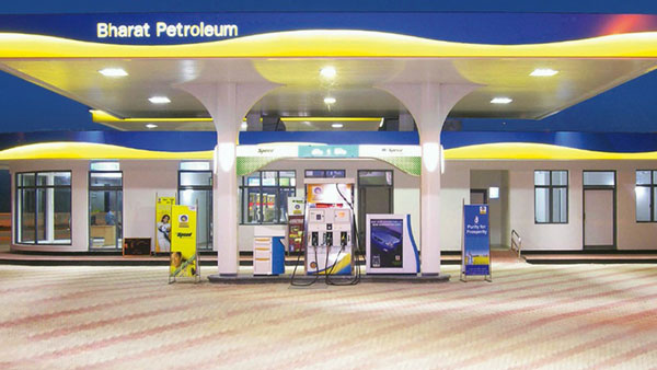 VAT Reduced On Fuel: दिल्ली में पेट्रोल-डीजल पर वैट हुआ कम, जानें क्या है ईंधन पर नए वैट की दर