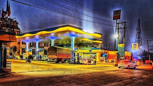 भारत पेट्रोलियम 5 साल में लगाएगी 7,000 ईवी चार्जिंग स्टेशन, ‘ग्रीन एनर्जी’ में शिफ्ट होंगे पेट्रोल पंप