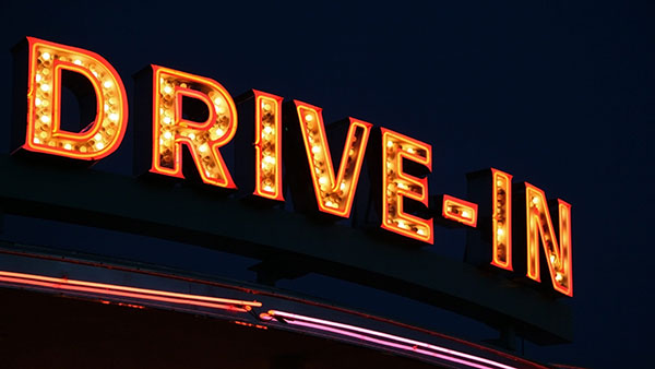 मुंबई में खुलेगा देश का पहला Rooftop, Open-Air Drive-In सिनेमाघर, जानें क्या होगी इसकी खासियत