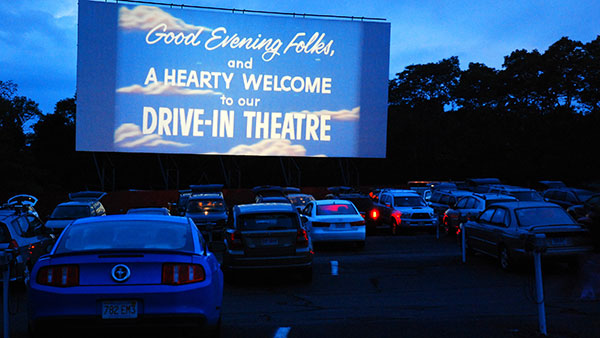 मुंबई में खुलेगा देश का पहला Rooftop, Open-Air Drive-In सिनेमाघर, जानें क्या होगी इसकी खासियत