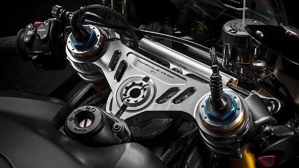 Ducati Panigale V4 SP भारत में हुई लाॅन्च, जानें क्या है कीमत, फीचर्स और स्पेसिफिकेशन