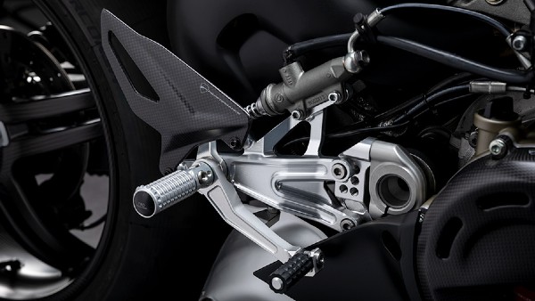 Ducati Panigale V4 SP भारत में हुई लाॅन्च, जानें क्या है कीमत, फीचर्स और स्पेसिफिकेशन