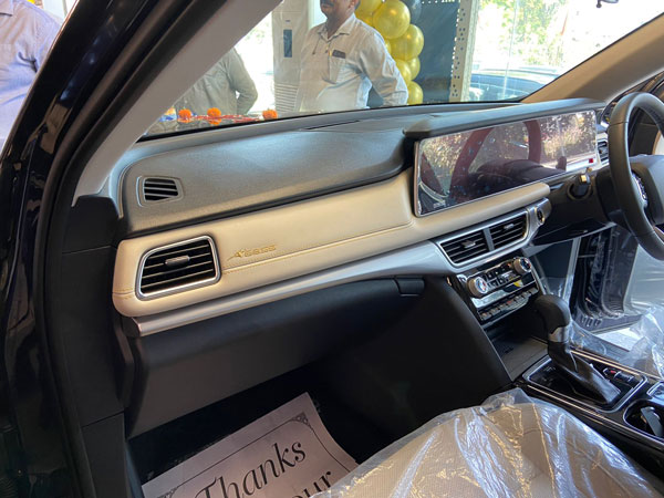 ओलंपिक स्वर्ण पदक विजेता Neeraj Chopra को मिली उनकी Mahindra XUV700 गोल्ड एडिशन