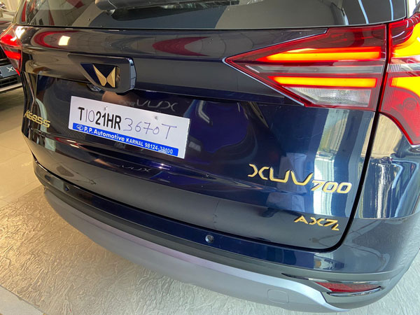 ओलंपिक स्वर्ण पदक विजेता Neeraj Chopra को मिली उनकी Mahindra XUV700 गोल्ड एडिशन