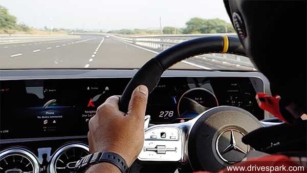 Mercedes AMG A45 S Review: सबसे शक्तिशाली हैचबैक, जानें चलाने में है कैसी और फीचर्स