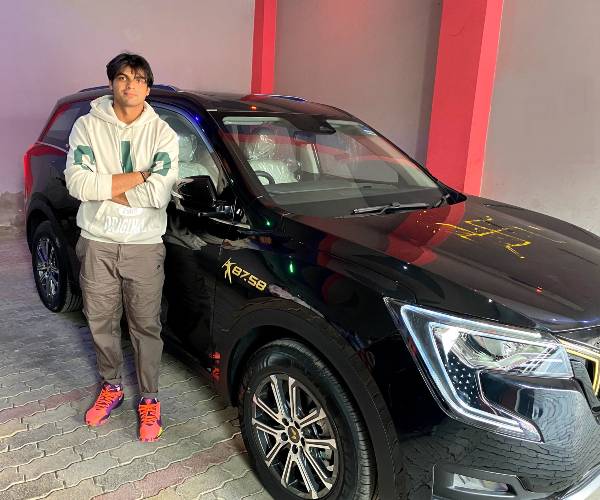 ओलंपिक स्वर्ण पदक विजेता Neeraj Chopra को मिली उनकी Mahindra XUV700 गोल्ड एडिशन
