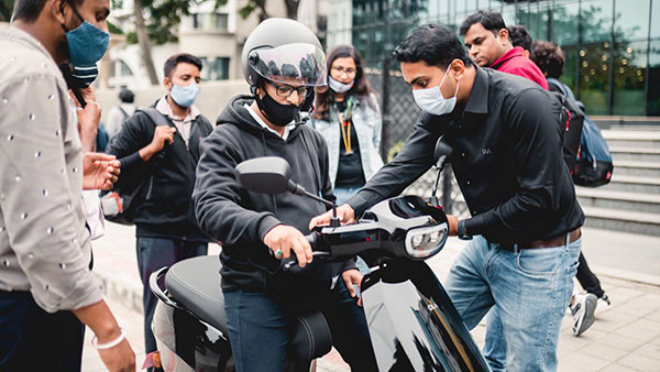 Ola S1 इलेक्ट्रिक स्कूटर का टेस्ट राइड बैंगलोर में हुआ शुरू, देखें तस्वीरें