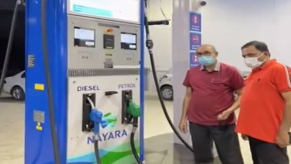 पेट्रोलियम मंत्री ने खुद पकड़ा पेट्रोल पंप पर हो रहे घोटाले को, गड़बड़ी मिलने पर पंप को किया सील