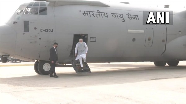 पूर्वांचल एक्सप्रेस-वे पर Hercules C130J में उतरे प्रधानमंत्री नरेंद्र मोदी, एयर फोर्स ने दिखाया अपना दम