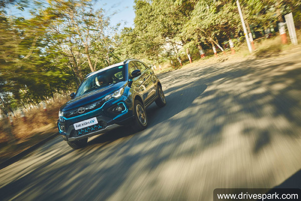 Tata Nexon EV अब इस रंग विकल्प में नहीं होगा उपलब्ध, जानें
