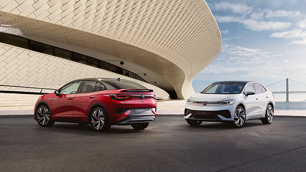 Volkswagen ID.5: फॉक्सवैगन ला रही है धांसू इलेक्ट्रिक कार, एक बार चार्ज करने पर चलेगी 520 किलोमीटर