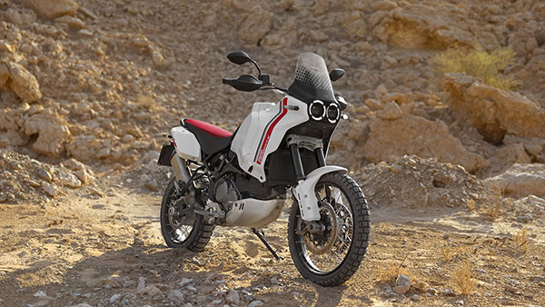 नई Ducati DesertX का हुआ खुलासा, जानिए इस रैली बाइक में क्या है खूबियां