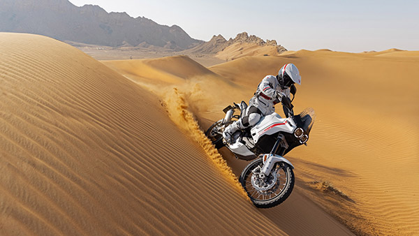 नई Ducati DesertX का हुआ खुलासा, जानिए इस रैली बाइक में क्या है खूबियां
