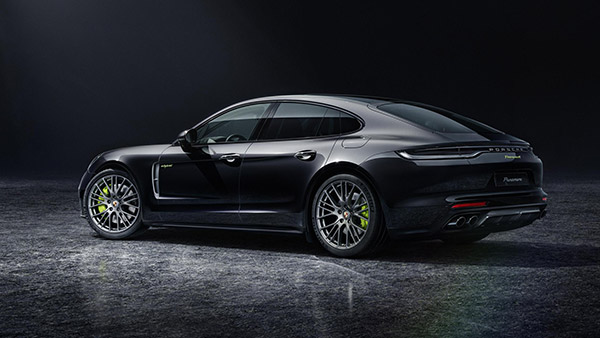 Porsche Panamera Platinum Edition अब भारतीय बाजार में उपलब्ध, जानें क्या है खास और कीमत