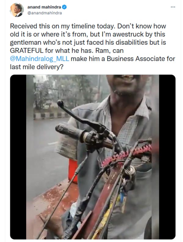 हाथ-पैर न होने पर भी यह व्यक्ति चलाता है गाड़ी, Anand Mahindra देने वाले हैं नौकरी