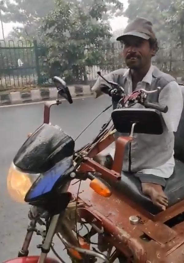 हाथ-पैर न होने पर भी यह व्यक्ति चलाता है गाड़ी, Anand Mahindra देने वाले हैं नौकरी