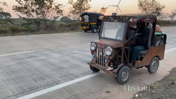 चाबी नहीं किक से स्टार्ट होती है ये जीप, आनंद महिंद्रा ने शेयर किया वीडियो