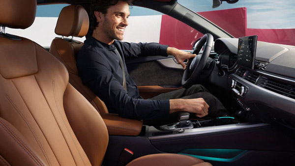 Audi India ने लॉन्च किया A4 सेडान का नया Premium वेरिएंट, जानें क्या है फीचर्स और कीमत